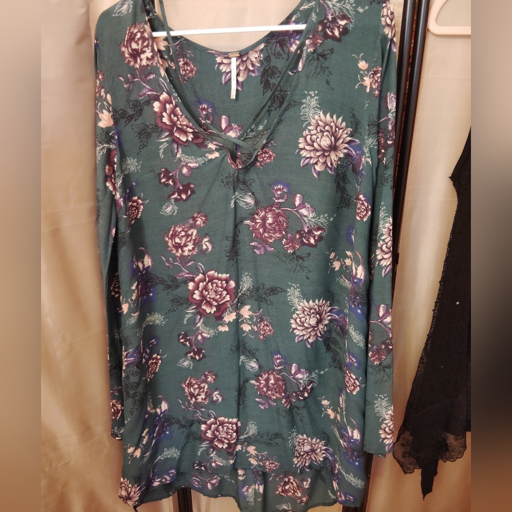 🦋Free People Green and Purple Floral Long Sleeve Dress